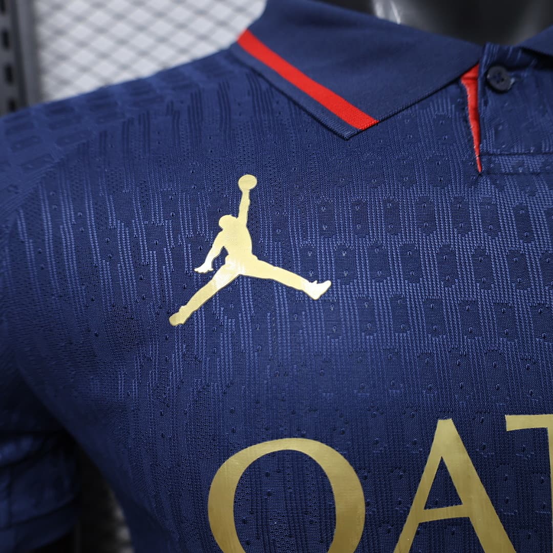 Paris Saint-Germain Casual Retro thumbnail 4